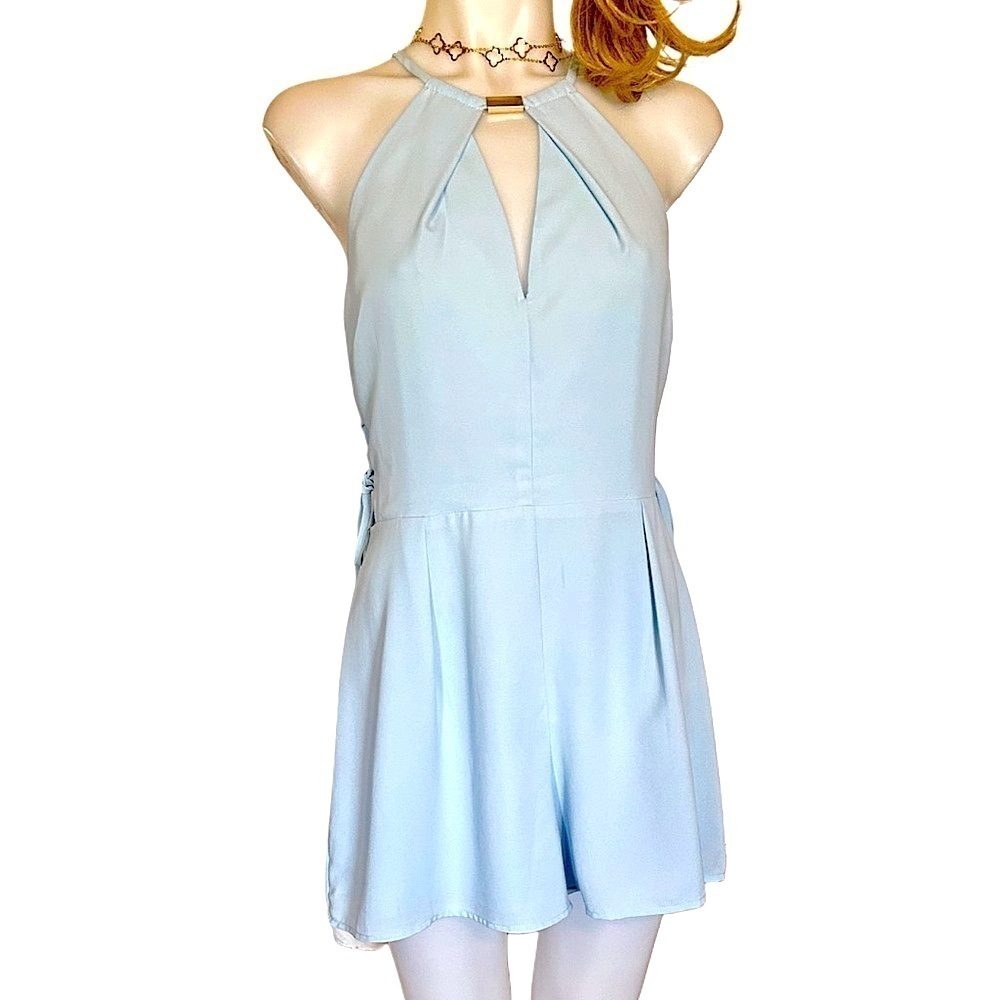 🍀 3 for $25 Casual Summer Romper Picnic Blue Size Medium Gold Accent Neck